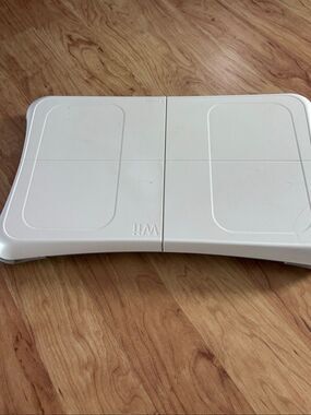 Wii Fit Balance Board Nintendo Exercise Fitness Controller BOARD ONLY TESTED